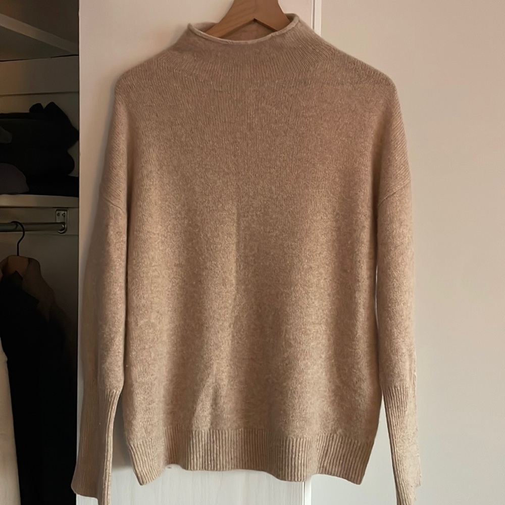 Aritzia The Group by Babaton Format Luxe Cashmere Turtleneck Sweater